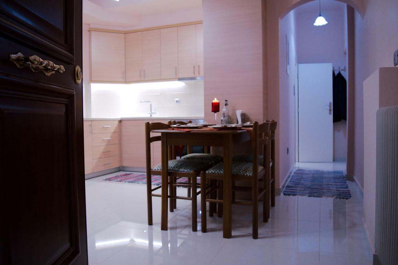 George'S Cozy Apartment In Plaka Atina Dış mekan fotoğraf